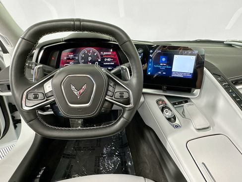 Used 2024 Chevrolet Corvette Stingray Premium Conv w/ Z51 Performance Package RWD image 11