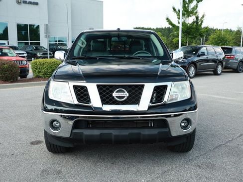 Used 2019 Nissan Frontier SL RWD image 2
