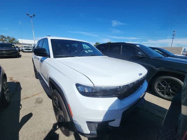 Used 2024 Jeep Grand Cherokee L Limited w/ Luxury Tech Group II AWD/4WD image 18