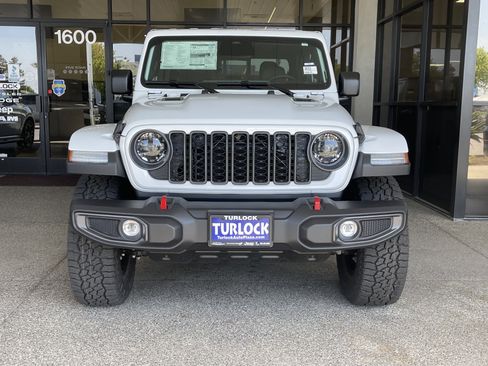 New 2026 Jeep Gladiator Rubicon w/ Steel Power Dome Hood Package AWD/4WD image 5