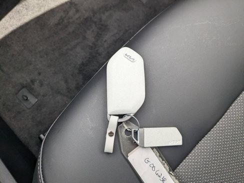 New 2025 Kia EV6 Light RWD image 36
