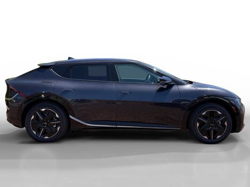 New 2026 Kia EV6 Wind RWD image 6