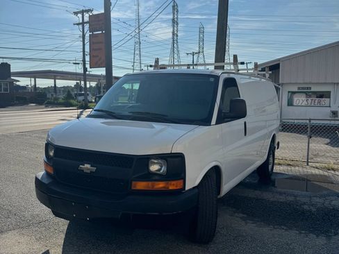 Used 2012 Chevrolet Express 2500 RWD image 3