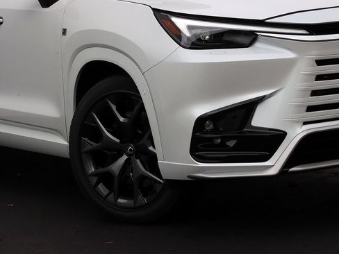 New 2026 Lexus TX 500h AWD image 3