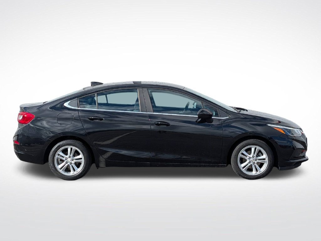 Used 2016 Chevrolet Cruze LT w/ Convenience Package FWD image 2