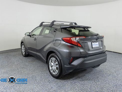 Used 2021 Toyota C-HR LE FWD image 5