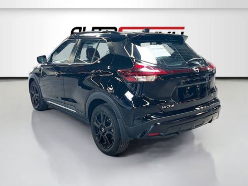 Used 2024 Nissan Kicks SR w/ SR Premium Package FWD image 5
