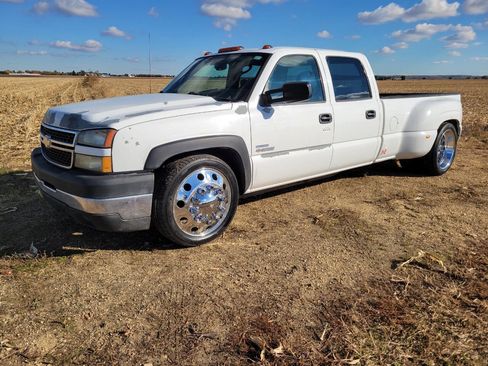 Used 2007 Chevrolet Silverado 3500 2WD Crew Cab w/ Heavy-Duty Power Package image 19