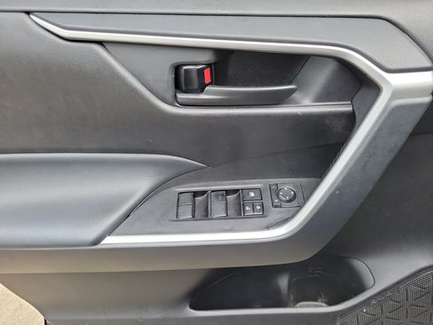 Used 2025 Toyota RAV4 LE FWD image 18