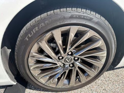 Used 2025 Lexus ES 350 Ultra Luxury w/ Accessory Package (Z2) image 4