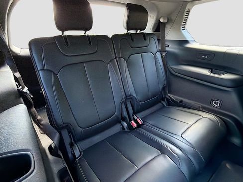 Used 2022 Jeep Grand Cherokee L Limited AWD/4WD image 31