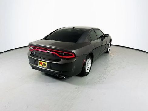 Used 2020 Dodge Charger SXT RWD image 9