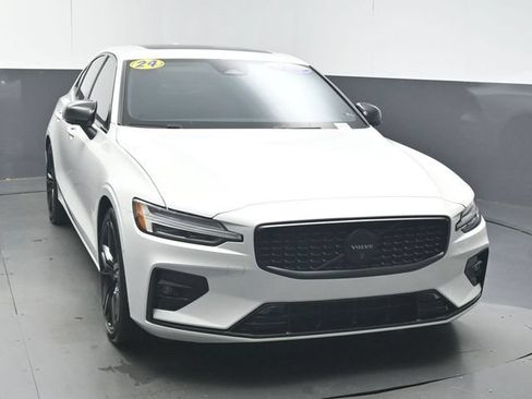 Used 2024 Volvo S60 B5 Plus w/ Protection Package Premier AWD/4WD image 2