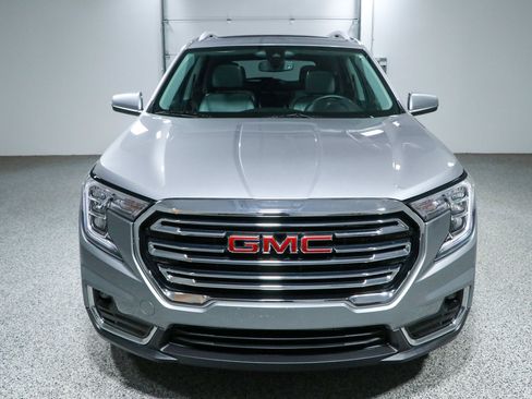 Used 2023 GMC Terrain SLT FWD image 4