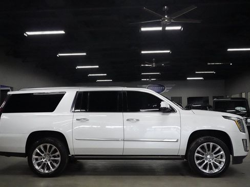 Used 2018 Cadillac Escalade ESV Premium Luxury AWD/4WD image 6