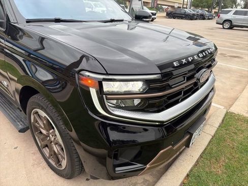 Used 2025 Ford Expedition Max King Ranch image 24