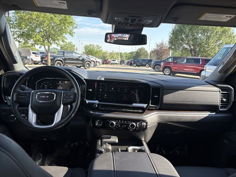 Used 2023 GMC Sierra 1500 SLT w/ SLT Premium Package AWD/4WD image 16