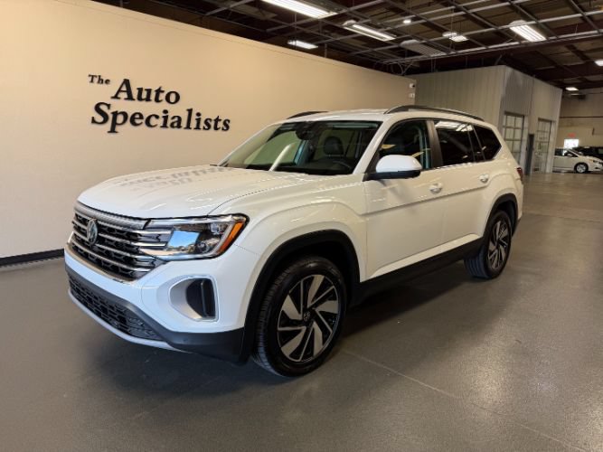 Used 2025 Volkswagen Atlas SE FWD image 1