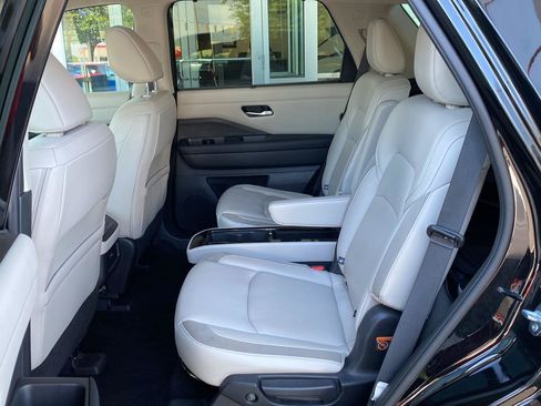 Certified 2023 Nissan Pathfinder SL w/ SL Premium Package AWD/4WD image 21