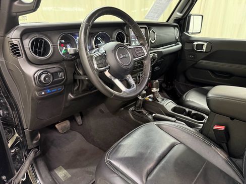 Used 2023 Jeep Wrangler Sahara w/ Cold Weather Group image 25