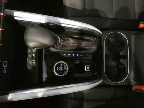 Used 2023 GMC Canyon AT4X image 18