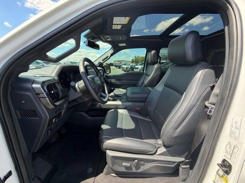 Used 2025 Ford F150 Lariat AWD/4WD image 2
