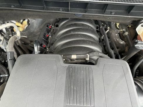 Used 2022 Chevrolet Suburban LT AWD/4WD image 42