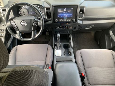Used 2023 Nissan Frontier SV w/ SV Convenience Package image 16
