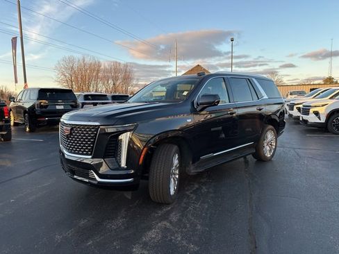 Used 2025 Cadillac Escalade Premium Luxury image 7