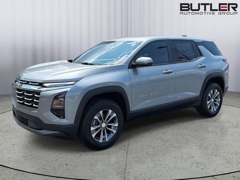 New 2026 Chevrolet Equinox LT FWD image 2