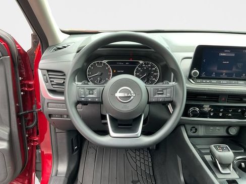 Used 2024 Nissan Rogue S AWD/4WD image 13