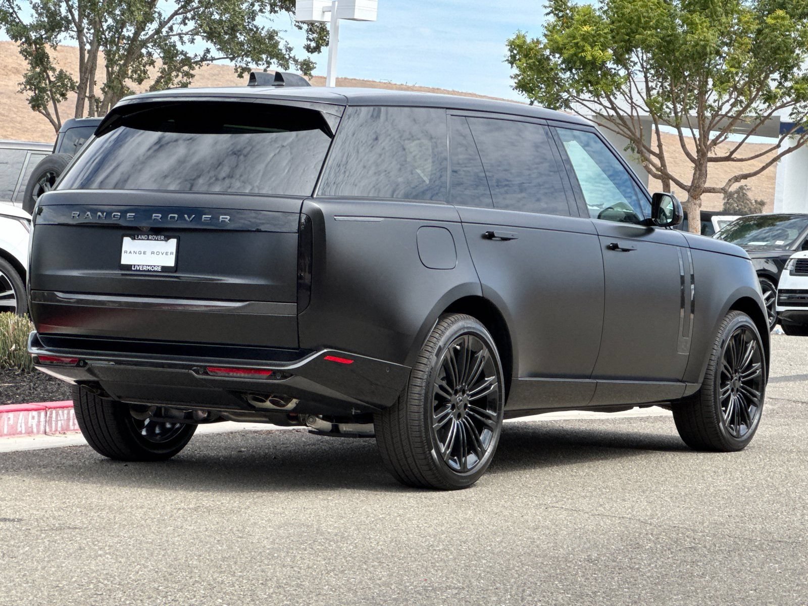 New 2026 Land Rover Range Rover Long Wheelbase SE AWD/4WD image 6