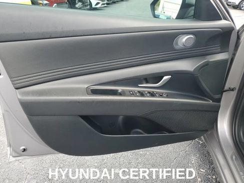 Certified 2025 Hyundai Elantra SEL FWD image 9