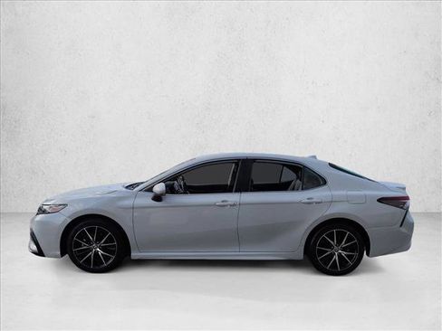 Used 2023 Toyota Camry SE FWD image 9