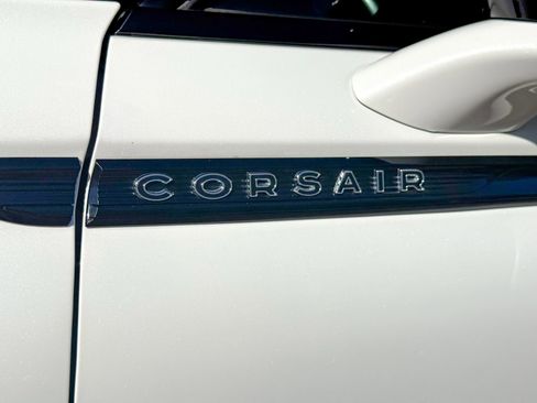Used 2023 Lincoln Corsair Reserve w/ Jet Appearance Package AWD/4WD image 12