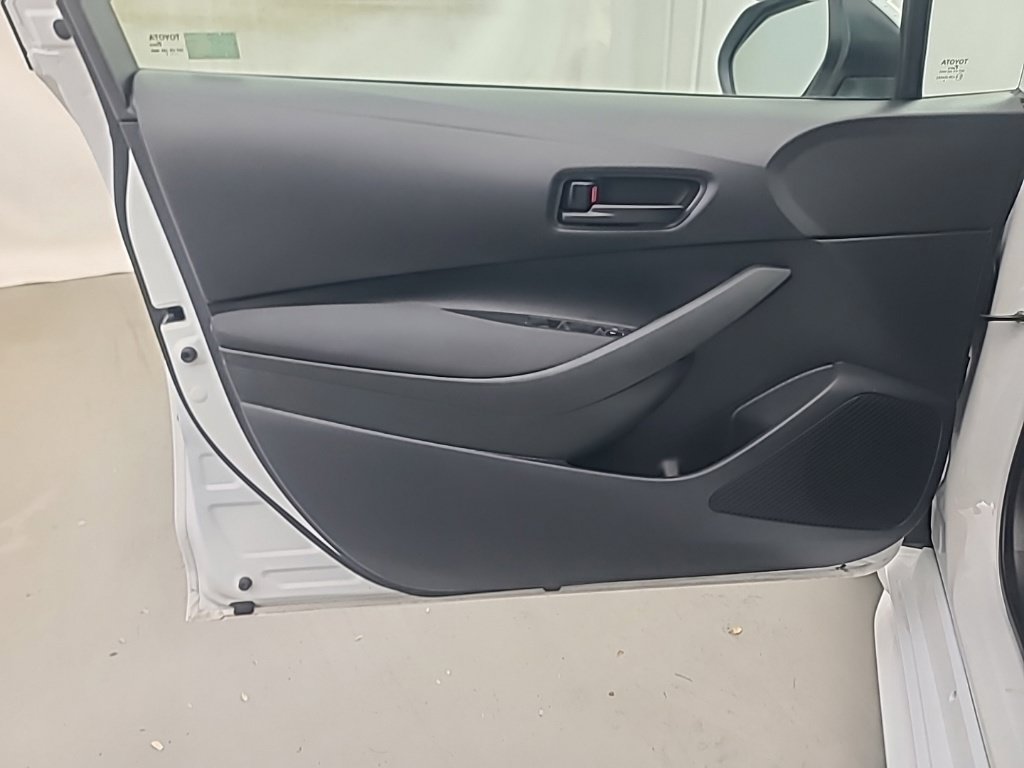 Used 2025 Toyota Corolla LE FWD image 23