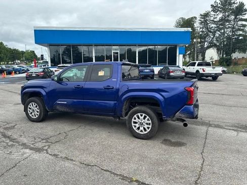 Used 2025 Toyota Tacoma SR5 RWD image 58