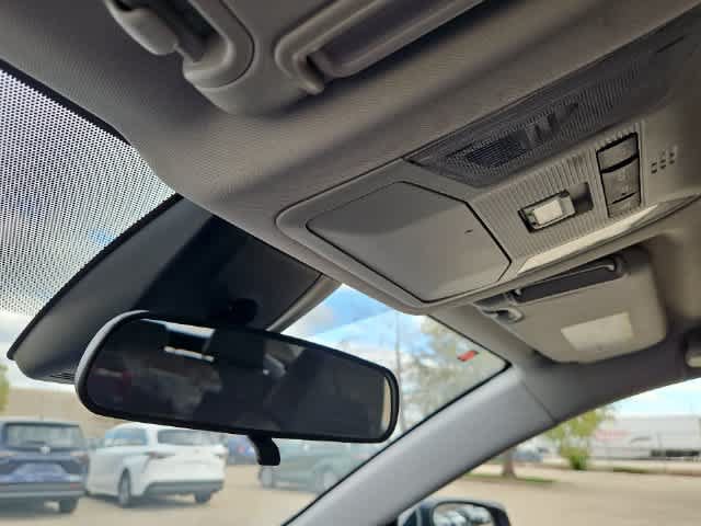 Used 2025 Toyota RAV4 XLE FWD image 26
