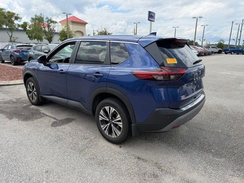 Used 2023 Nissan Rogue SV FWD image 8