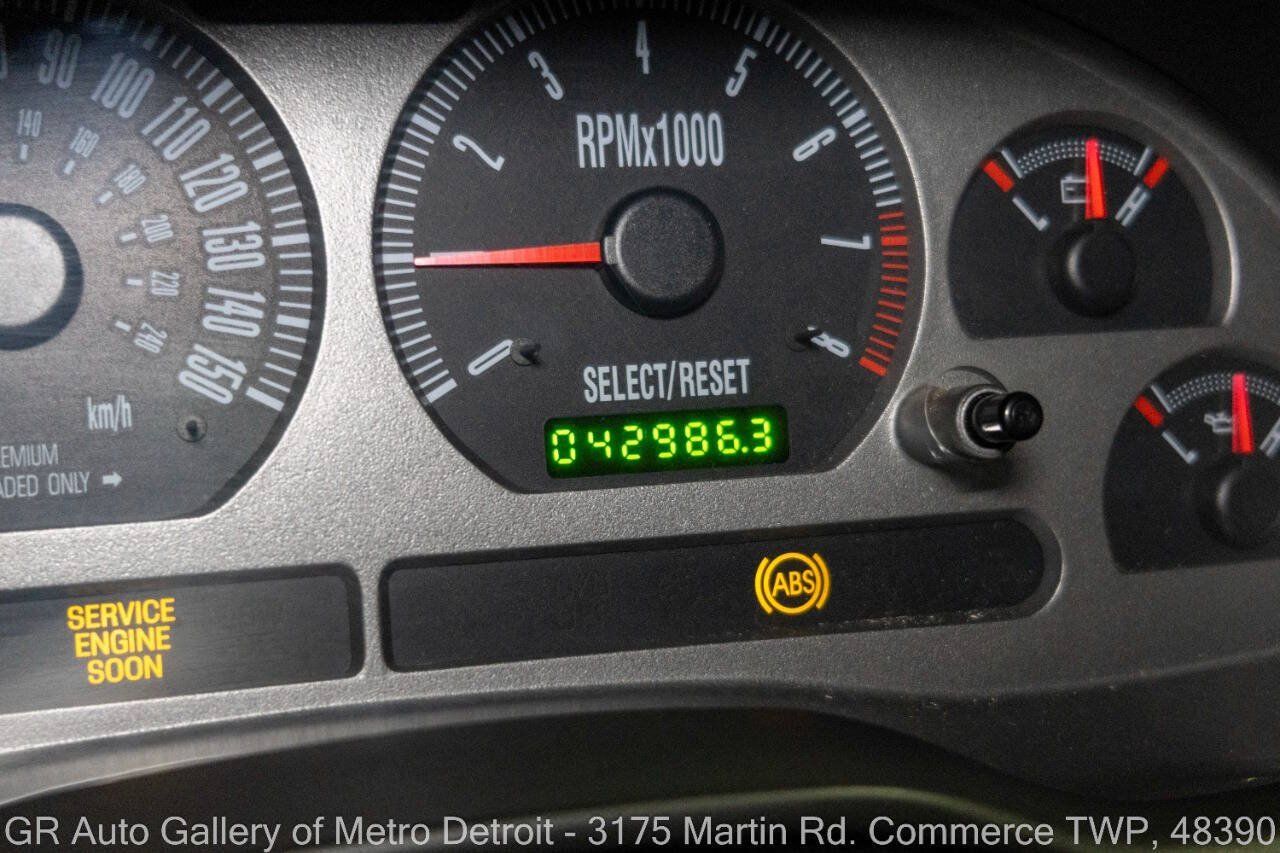 Used 2004 Ford Mustang Mach 1 RWD image 18