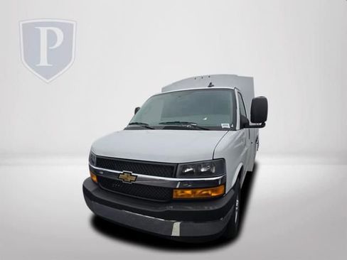 New 2025 Chevrolet Express 3500 w/ Power Convenience Package image 11