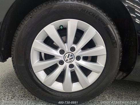 Used 2019 Volkswagen Beetle 2.0T FWD image 24