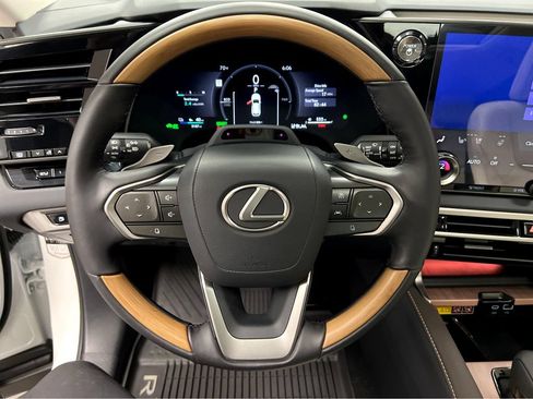 Certified 2025 Lexus RX 450h AWD w/ Convenience Package image 11