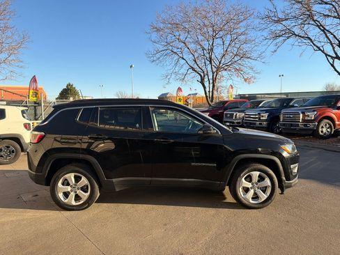 Used 2019 Jeep Compass Latitude w/ Popular Equipment Group image 4