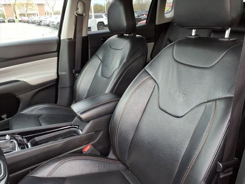 Certified 2022 Jeep Compass Limited image 9