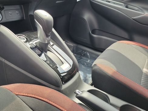 Used 2025 Nissan Versa SR w/ Trunk Package image 29