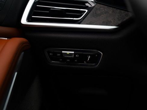 Used 2022 BMW X7 M50i image 14