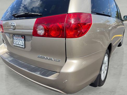 Used 2006 Toyota Sienna XLE w/ XLE Pkg 5 FWD image 25