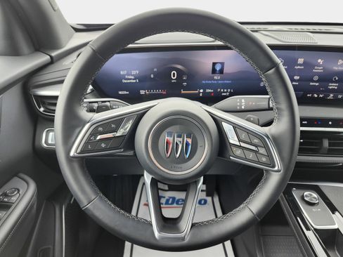 Used 2025 Buick Enclave Preferred image 11