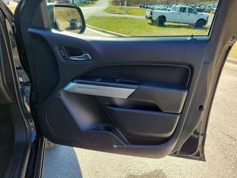 Used 2022 Chevrolet Colorado LT w/ Fleet Safety Package image 35